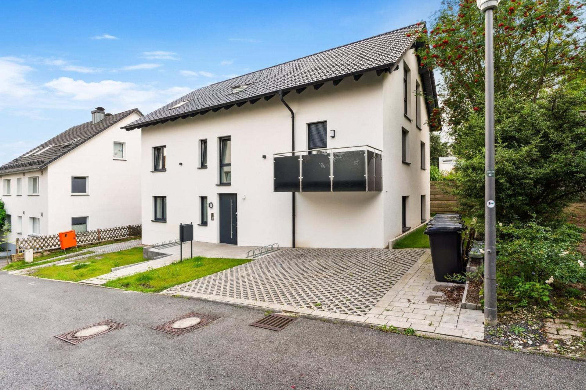 Deluxe Apartment In Bielefeld City Mit Parkplatz Und Balkon Eksteriør bilde