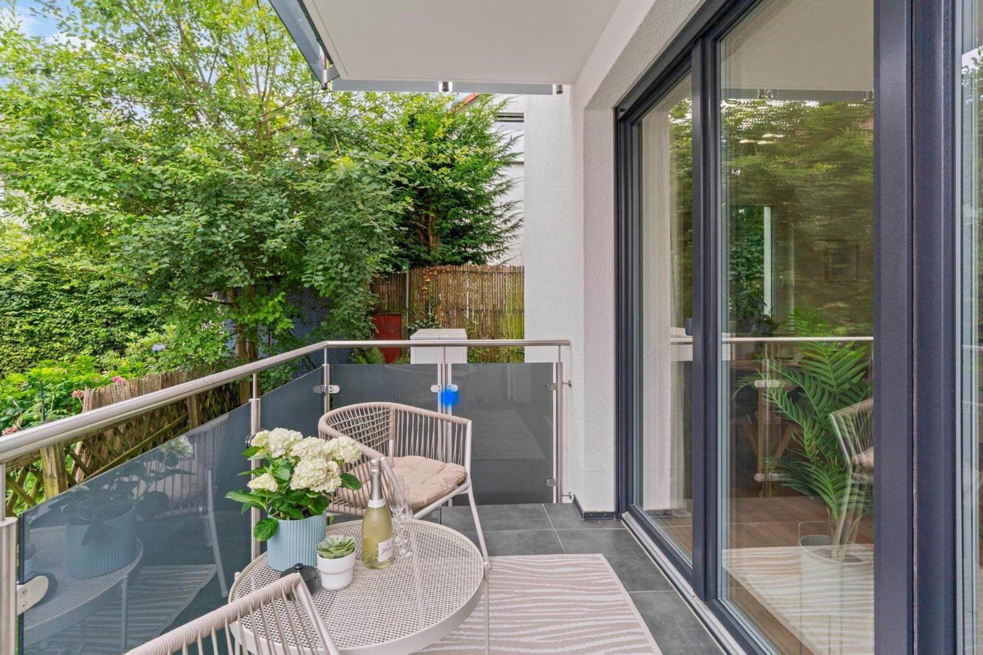 Deluxe Apartment In Bielefeld City Mit Parkplatz Und Balkon Eksteriør bilde