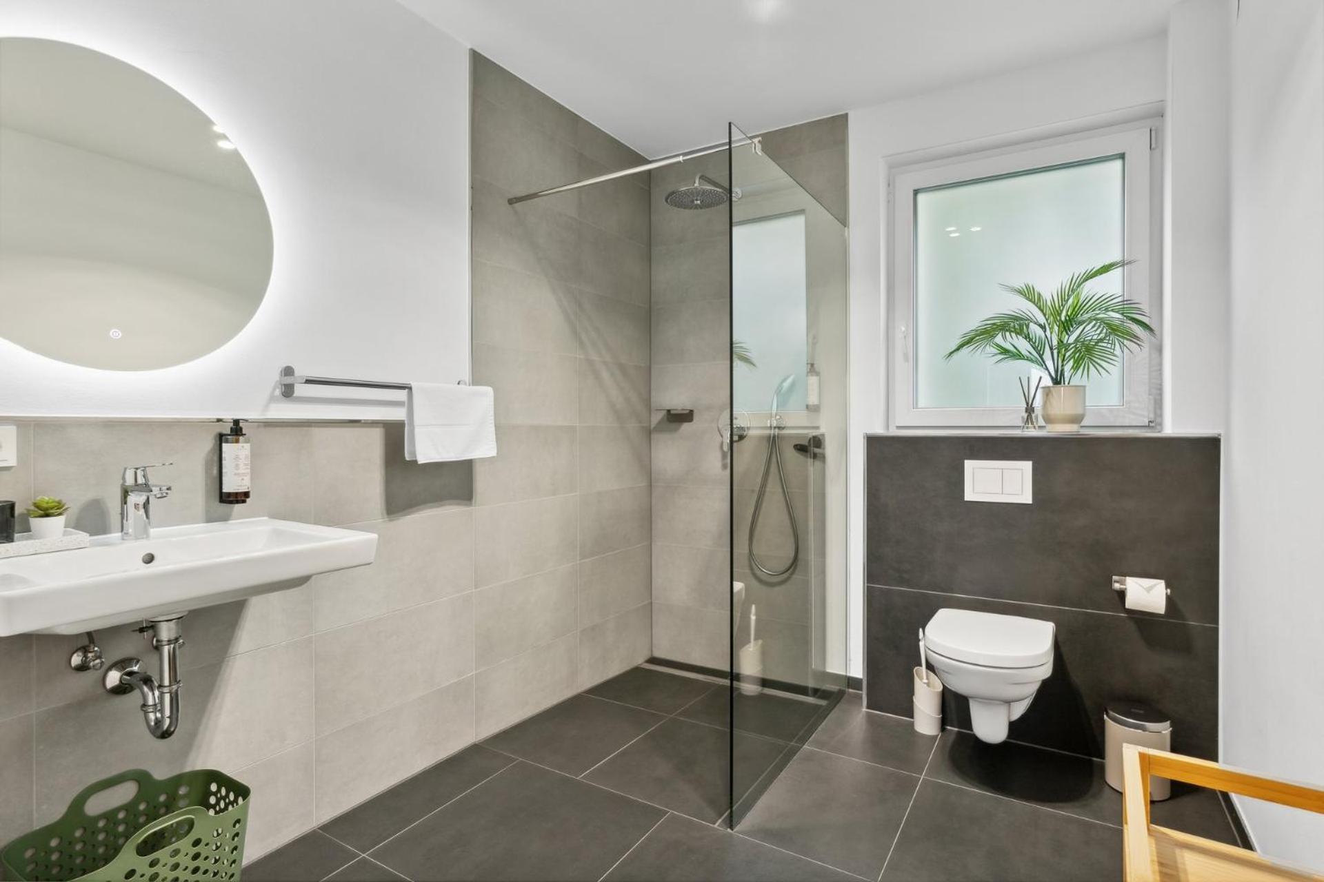 Deluxe Apartment In Bielefeld City Mit Parkplatz Und Balkon Eksteriør bilde